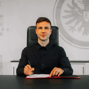 开云APP-法兰克福官方：与2014年世界杯冠军得主格策续约至2028年